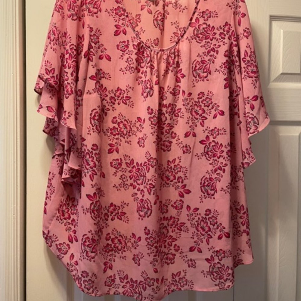 Pink flowy top with flowers - 22/24